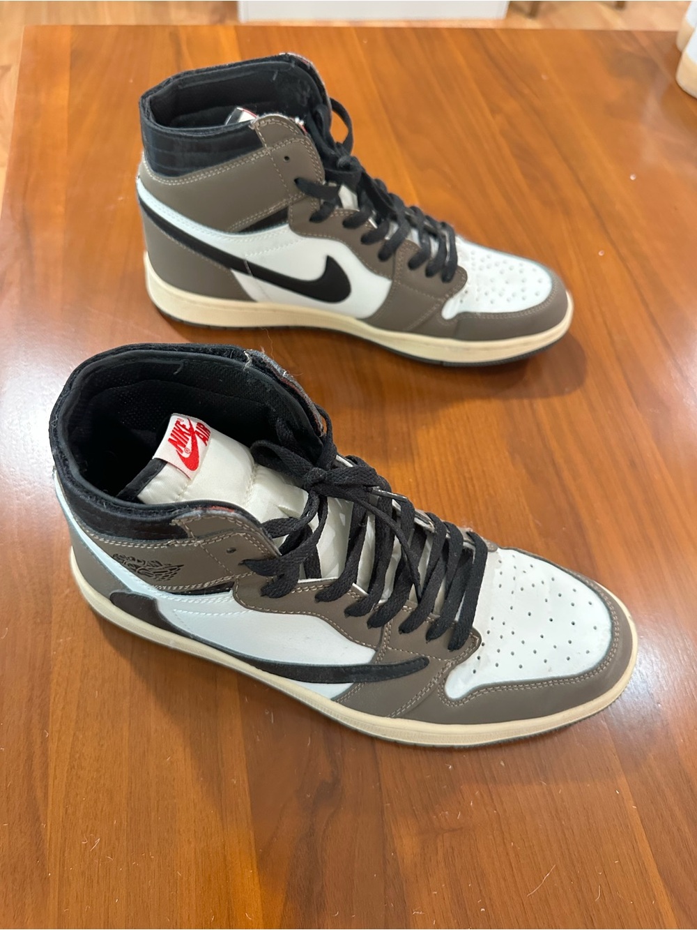 Nike Air Jordan 1 High Retro - White, Brown, Black